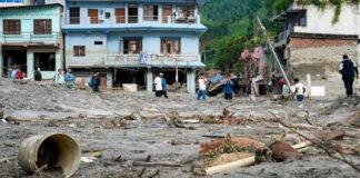 Nepal floods: Death toll rises to over 900, around 4300 still missing